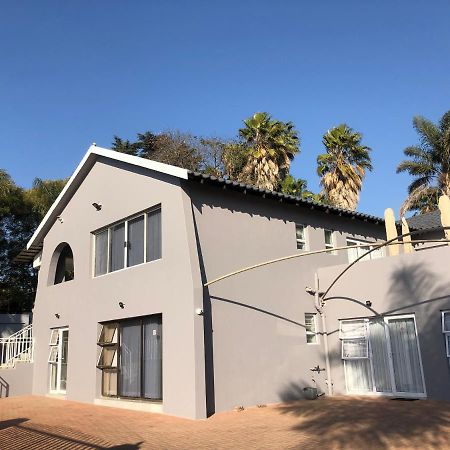 6 On Acacia Bed & Breakfast Johannesburg Eksteriør bilde