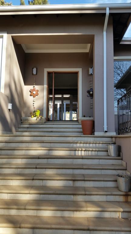 6 On Acacia Bed & Breakfast Johannesburg Eksteriør bilde