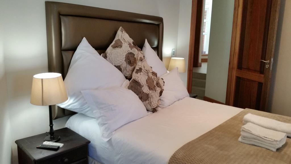6 On Acacia Bed & Breakfast Johannesburg Eksteriør bilde