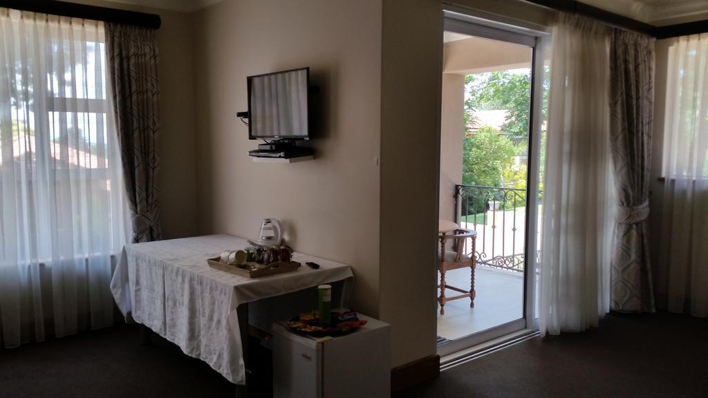 6 On Acacia Bed & Breakfast Johannesburg Eksteriør bilde